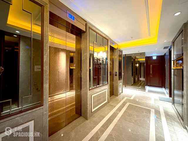 Wan Chai - The Avenue 20