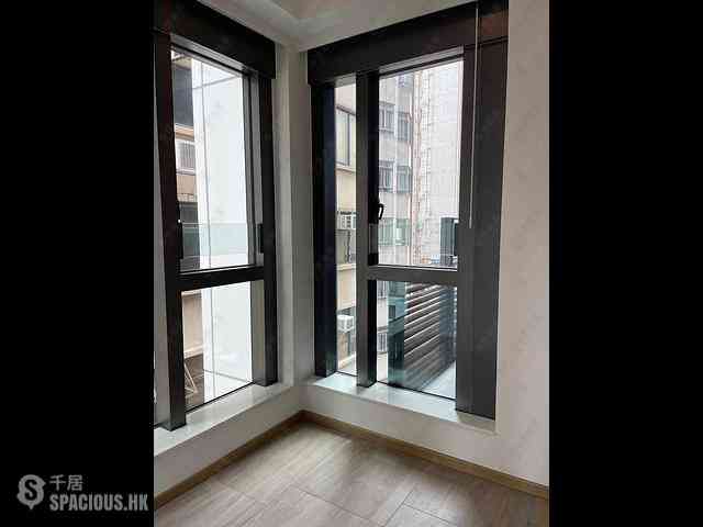 Sai Ying Pun - Two・Artlane 11