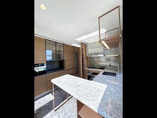 Mid Levels Central - 22A, Kennedy Road 17