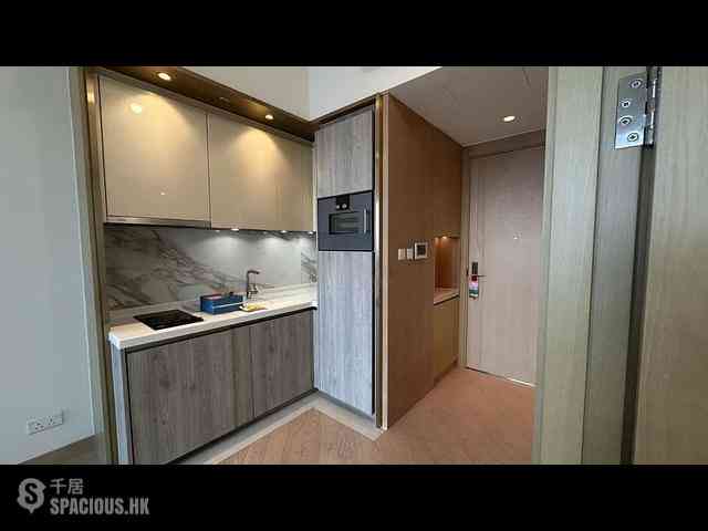 Cheung Sha Wan - Grand Victoria 02