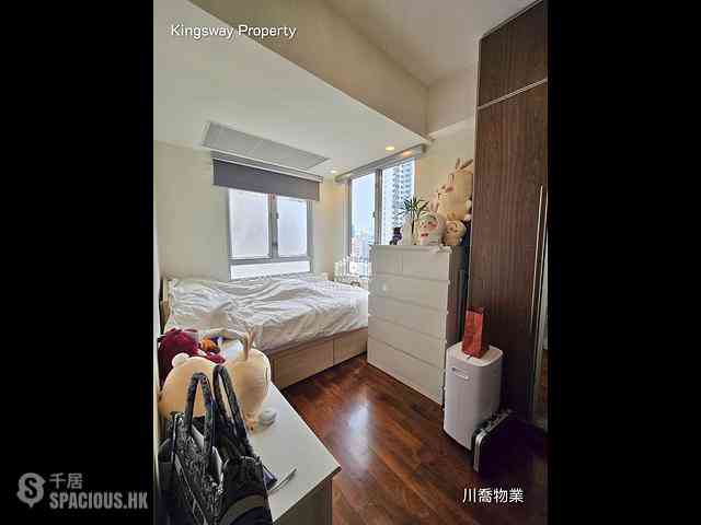 Mid Levels Central - Rich Court 03