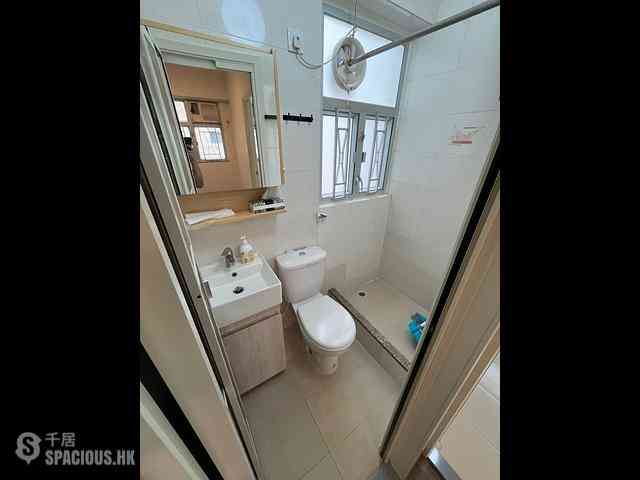 Sai Ying Pun - Wah Lee Building 03