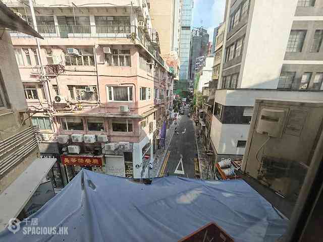 Central - Chung Shan House 09