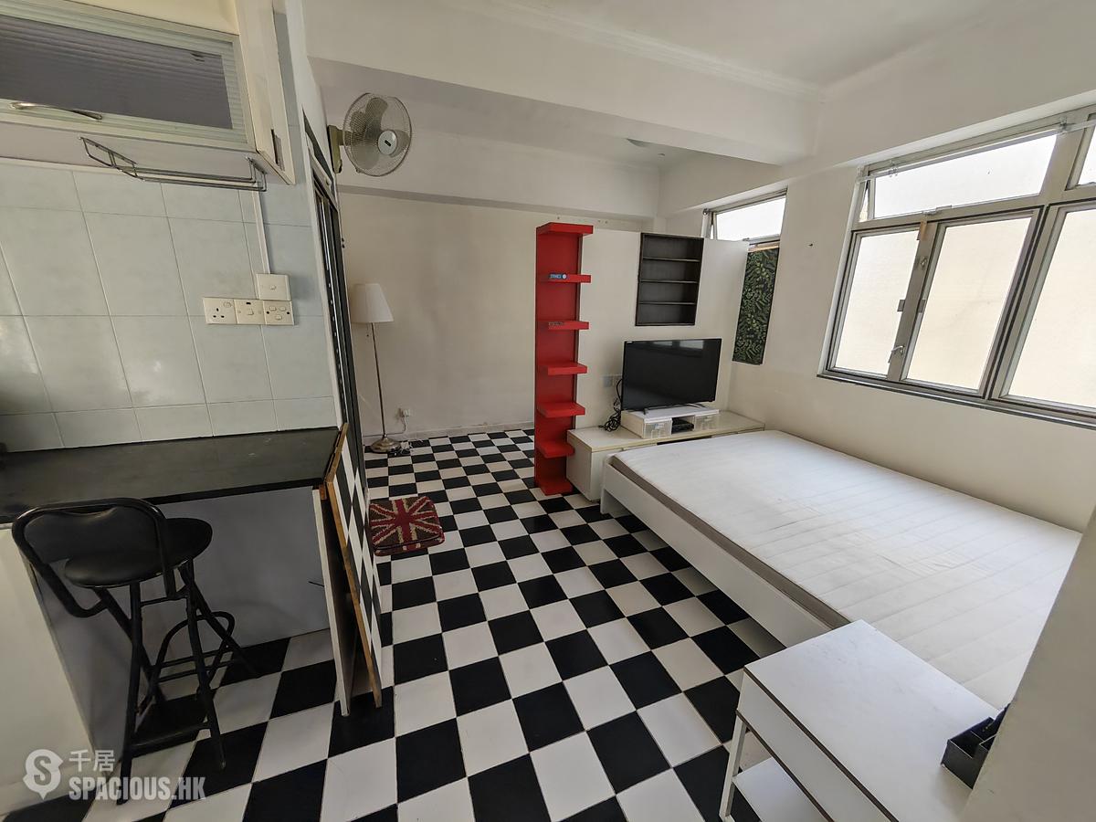Central - Chung Shan House 01