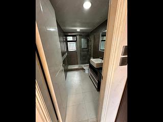 Mid Levels Central - The Grand Panorama Block 3 08