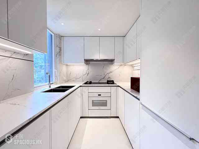 Wan Chai - 33 Kennedy Road 06