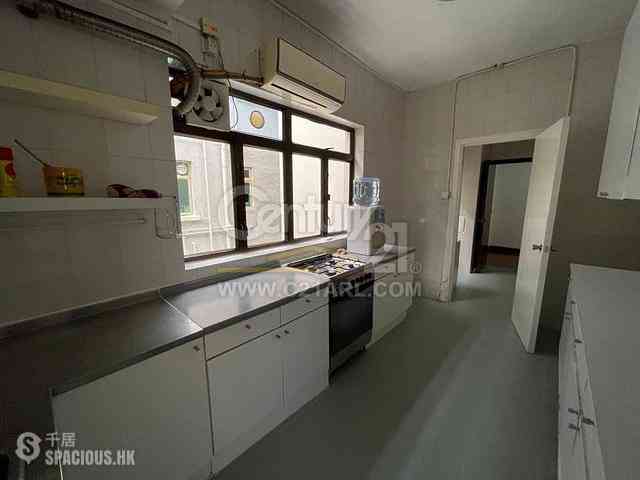 Happy Valley - Antonia House 09