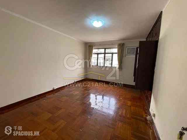 Happy Valley - Antonia House 04