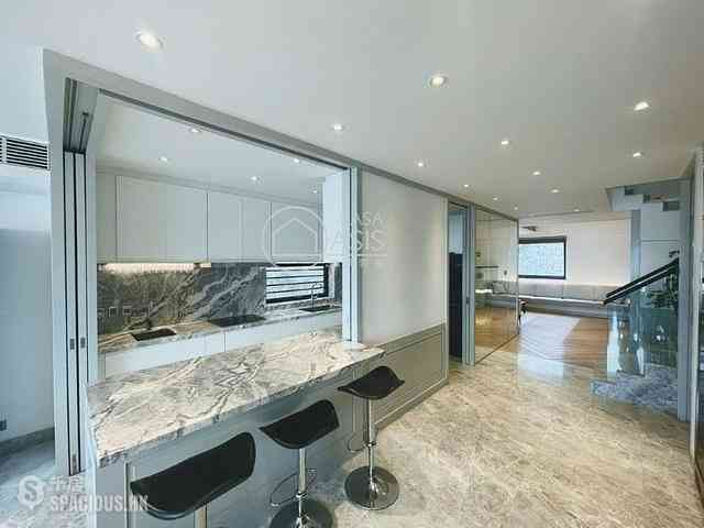 Chung Hom Kok - Pinewaver Villas 08