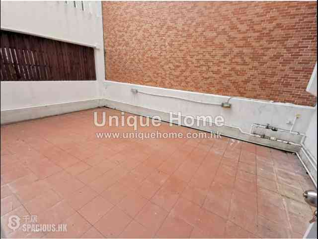 Chung Hom Kok - Coral Villas 05