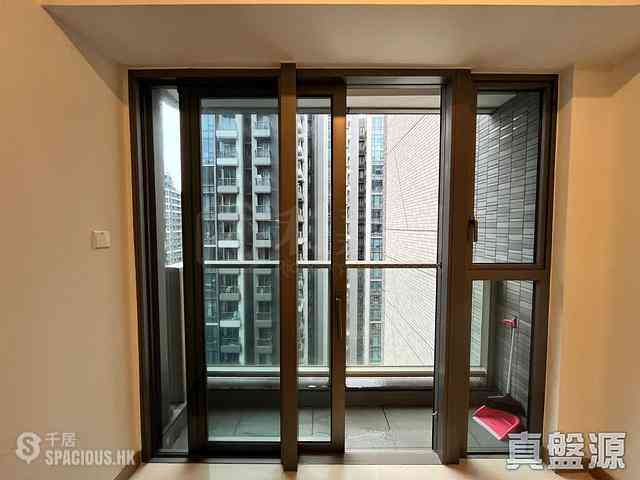 Pak Shek Kok - Solaria Tower 5 04