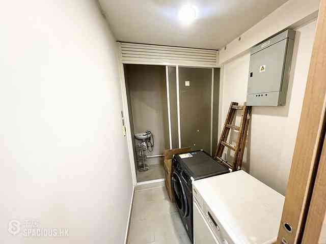 Wong Chuk Hang - Marinella Block 1 14