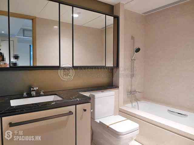 Mid Levels Central - 3, MacDonnell Road 08