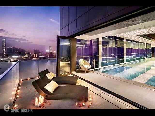 Wan Chai - The Gloucester 21
