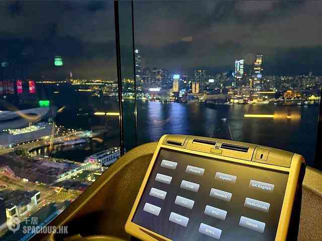 Wan Chai - The Gloucester 22