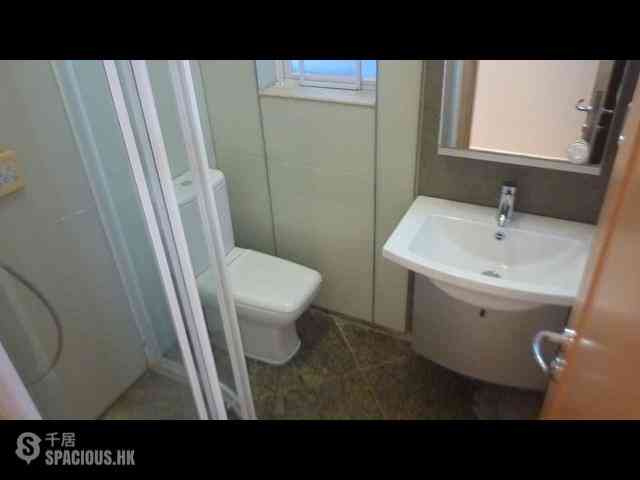 Quarry Bay - The Orchards Block 2 05