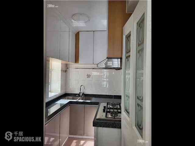 Quarry Bay - Nan Fung Sun Chuen Block 7 01