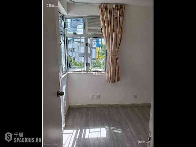 Quarry Bay - Nan Fung Sun Chuen Block 7 06