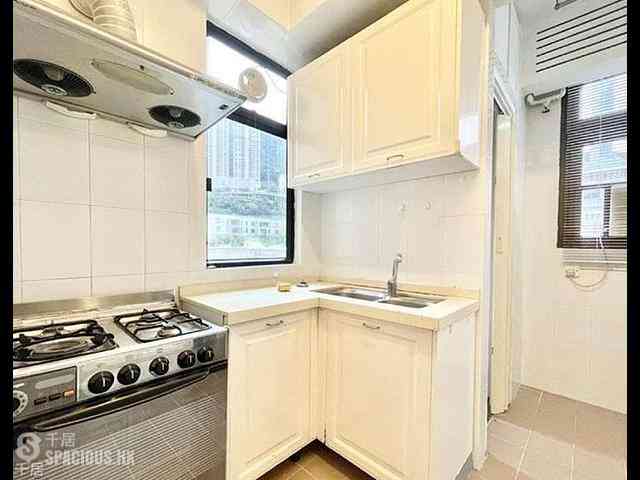 Happy Valley - Holly Court 04