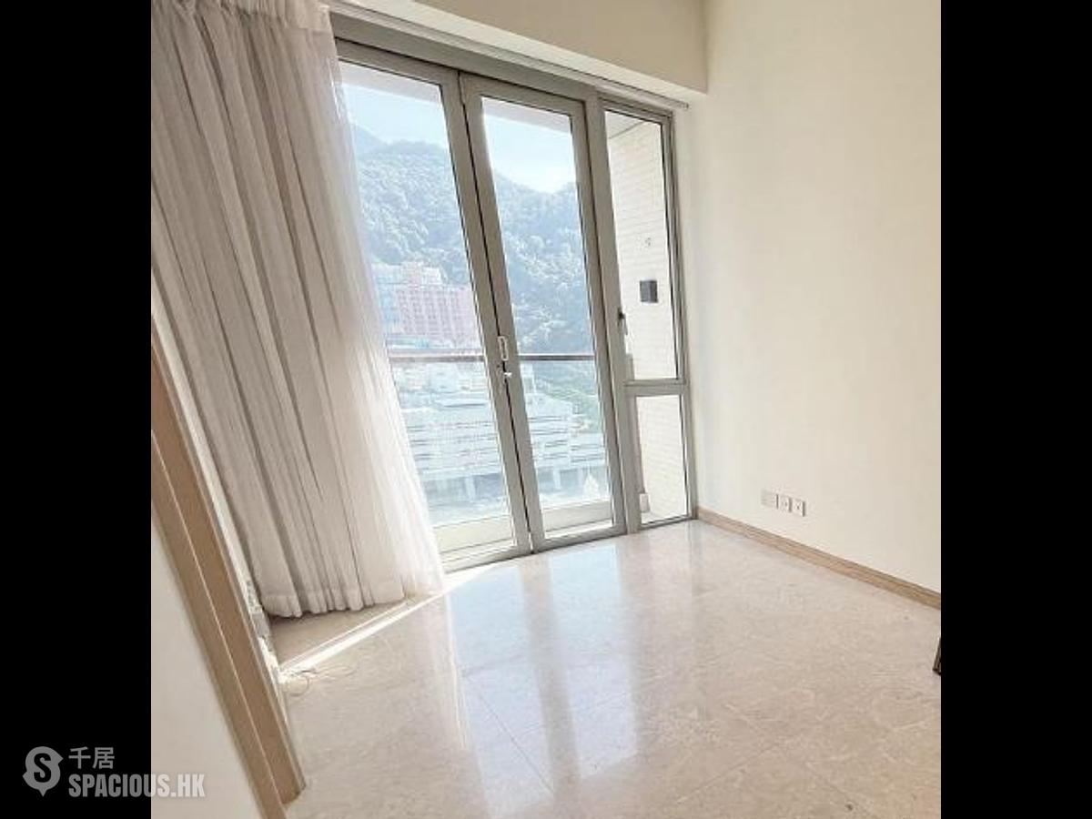 Sai Ying Pun - 63, Pokfulam Emerald House (Tower 2) 01