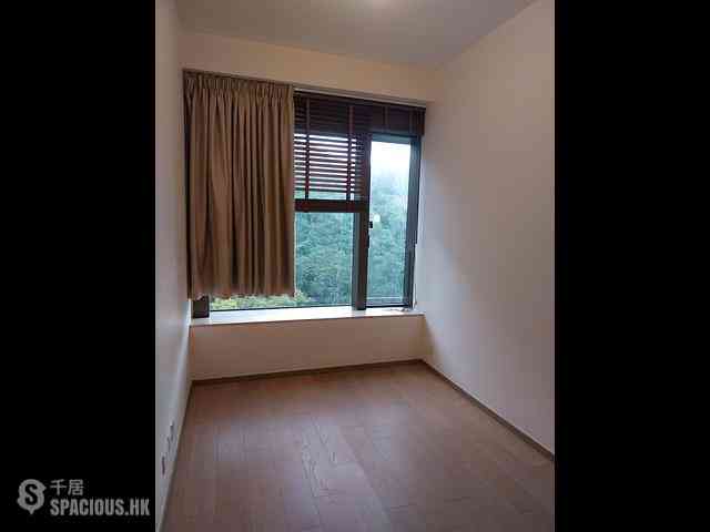 Shau Kei Wan - Island Garden 02