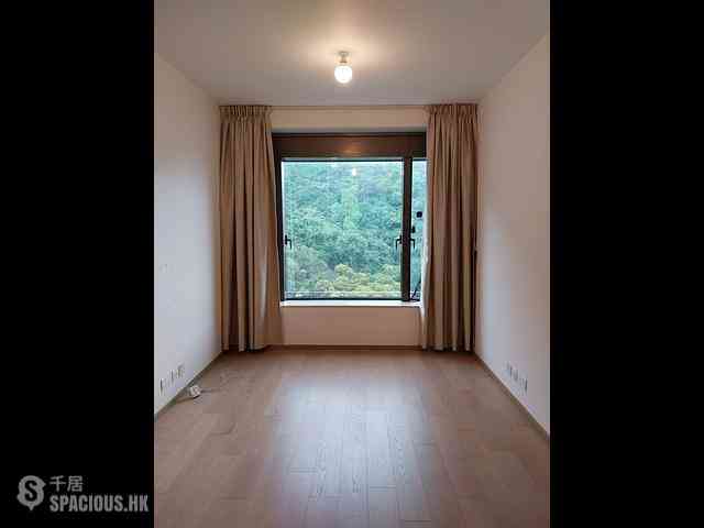 Shau Kei Wan - Island Garden 03