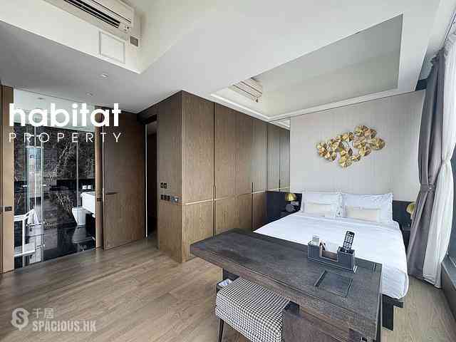 Wan Chai - The Luna 01