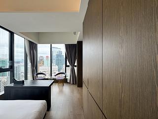 Wan Chai - The Luna 06