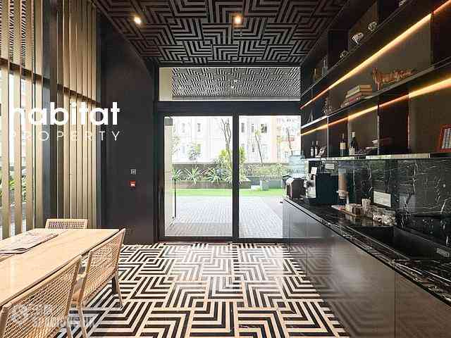 Wan Chai - The Luna 10