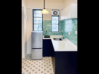 Sheung Wan - 211, Queen's Road Central 04