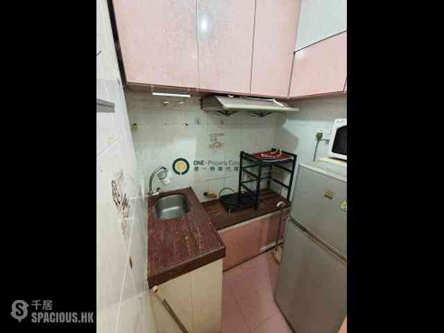 Sai Ying Pun - Tung Cheung Building 03