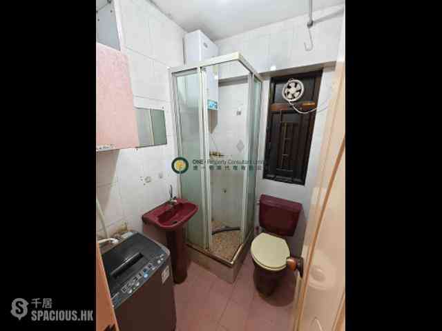 Sai Ying Pun - Tung Cheung Building 04