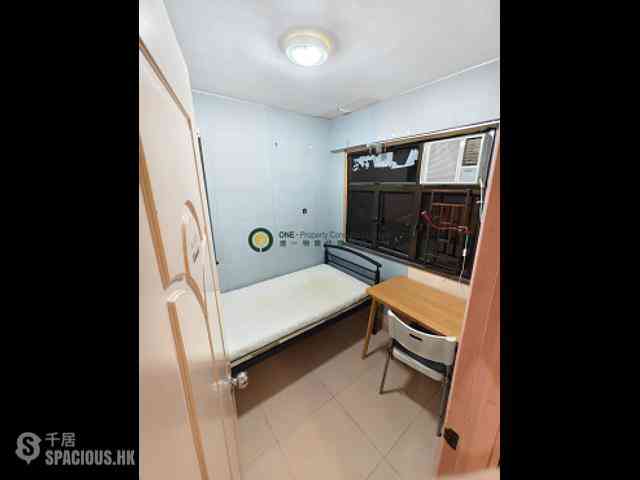 Sai Ying Pun - Tung Cheung Building 05