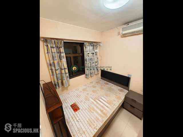 Sai Ying Pun - Tung Cheung Building 06