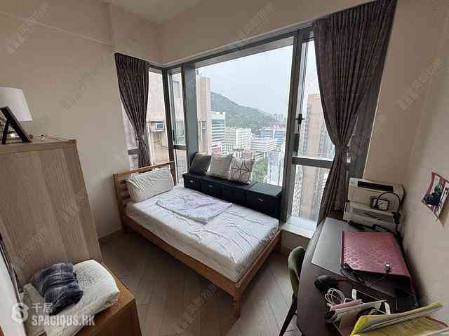 Sai Ying Pun - King's Hill 02