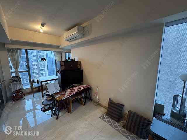 Sai Ying Pun - King's Hill 03