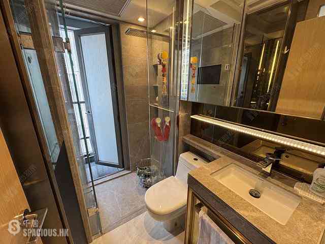 Sai Ying Pun - King's Hill 04