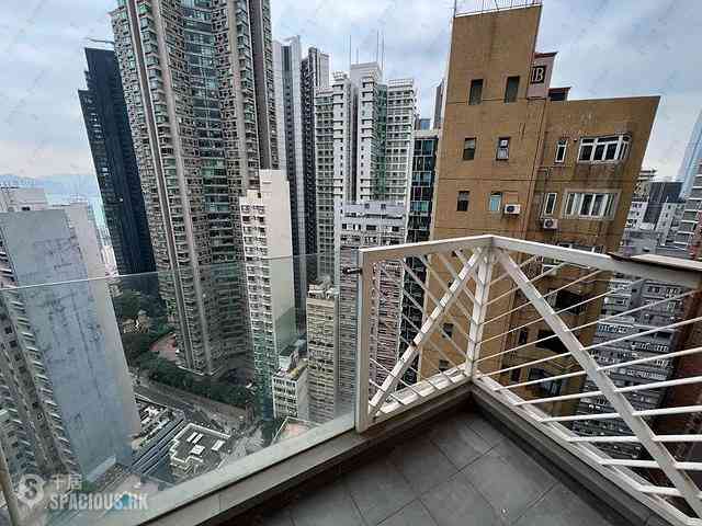 Mid Levels Central - The Icon 01