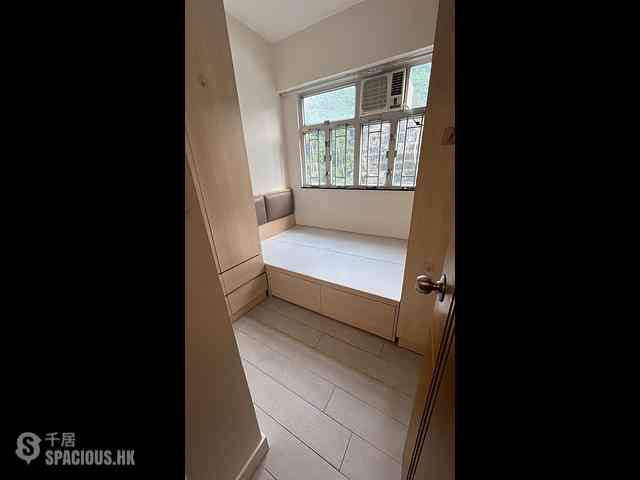 Shau Kei Wan - Sun Lee Building 01