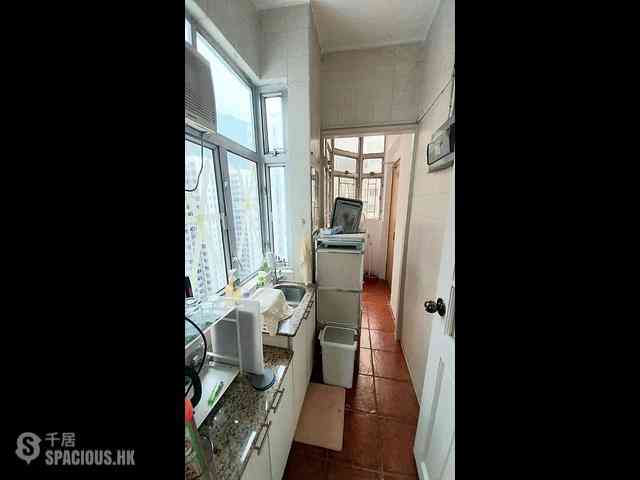 Shau Kei Wan - Ka Fook Building 07