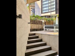 Mid Levels Central - Windsor Court 09