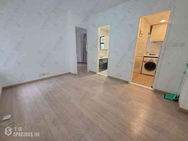 Wan Chai - Tai Yuen Court 01