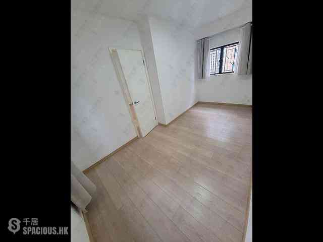 Wan Chai - Tai Yuen Court 04