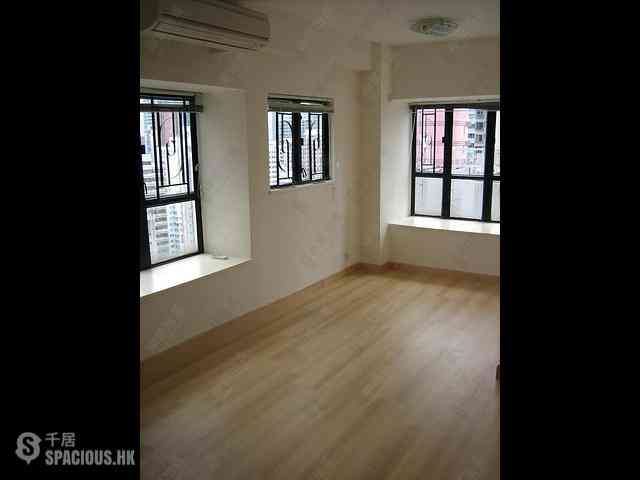 Wan Chai - Tai Yuen Court 08