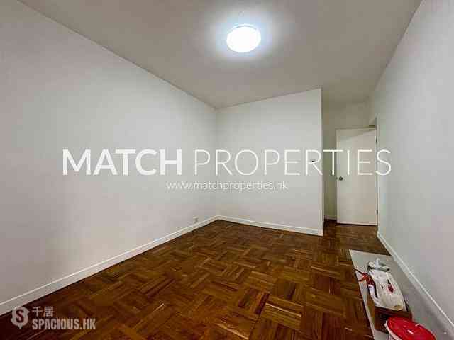 Mid Levels Central - Elegant Terrace 03