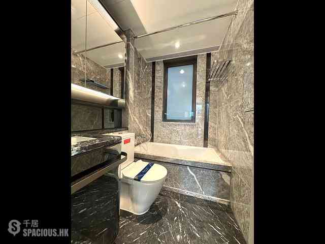 Wong Chuk Hang - The Southside Phase 3B Blue Coast Tower 1B 07