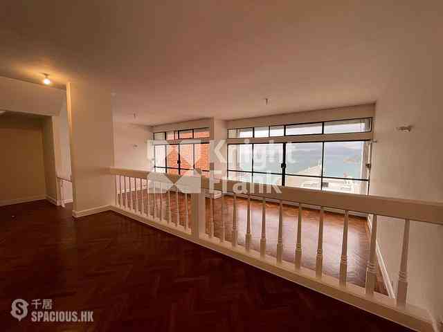 Chung Hom Kok - Coral Villas 01