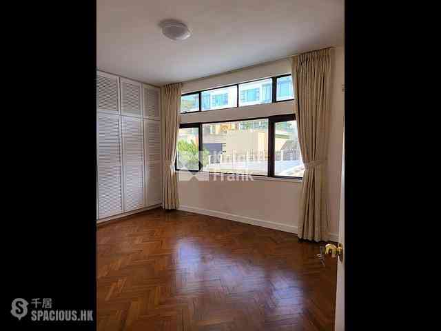 Chung Hom Kok - Coral Villas 17