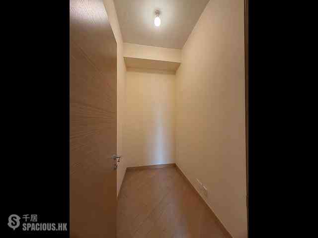 Tung Chung - Century Link Phase 1 Tower 5B 05