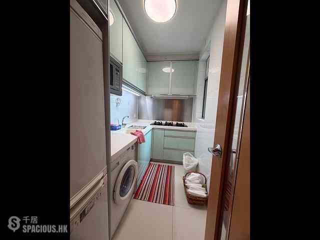 Tung Chung - Coastal Skyline Phase 3 La Rossa Block B (Block 8) 05